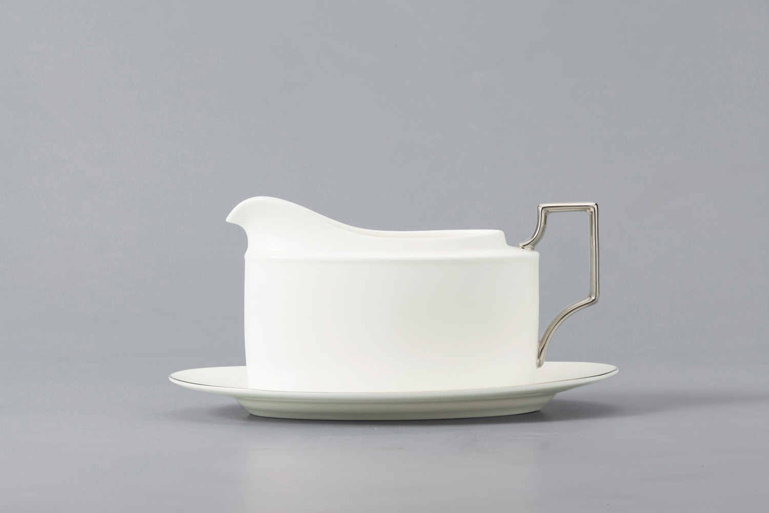 4839/93641 Gravy With Saucer