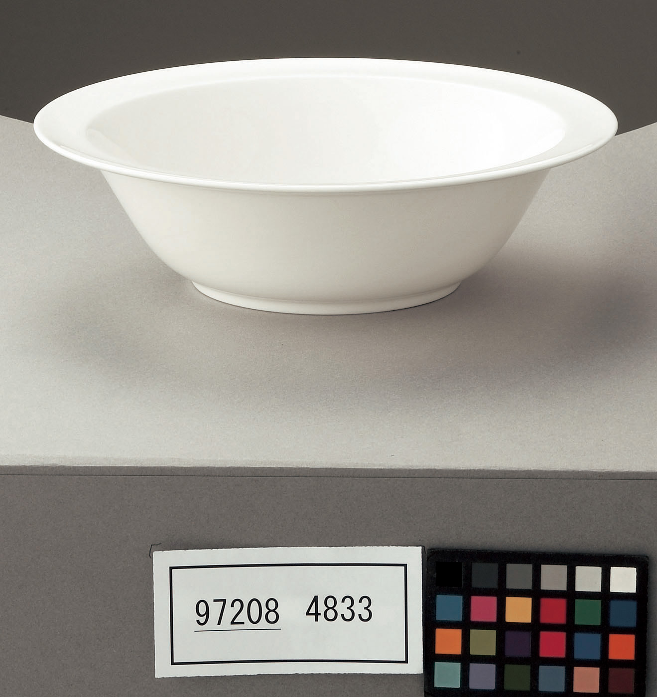 4833/97208 Round Vegetable