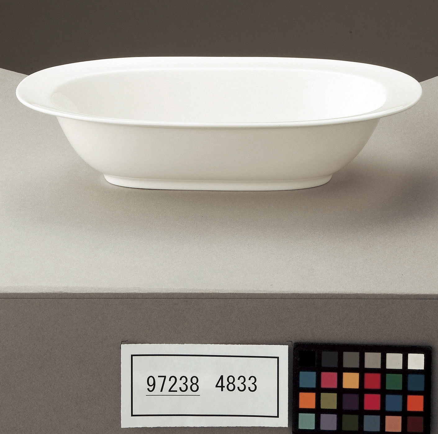 4833/97238 Oval Vegetable