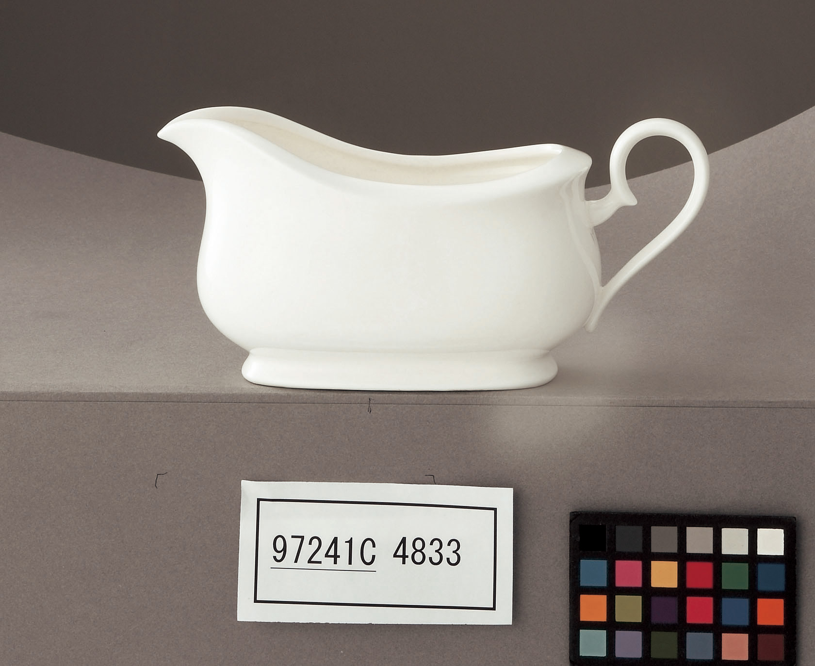 4833/97241C Gravy Boat