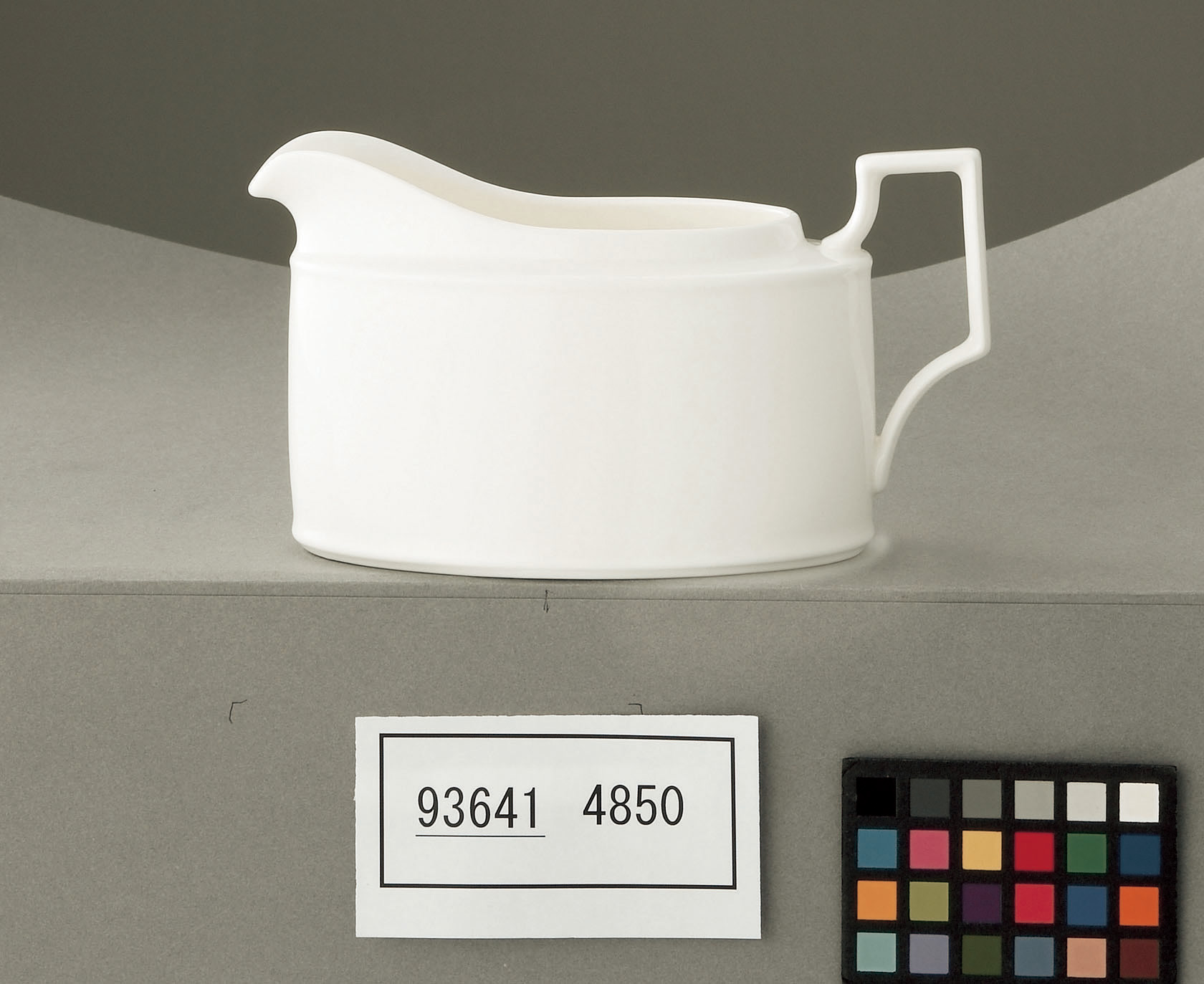 4850/93641C Gravy Boat