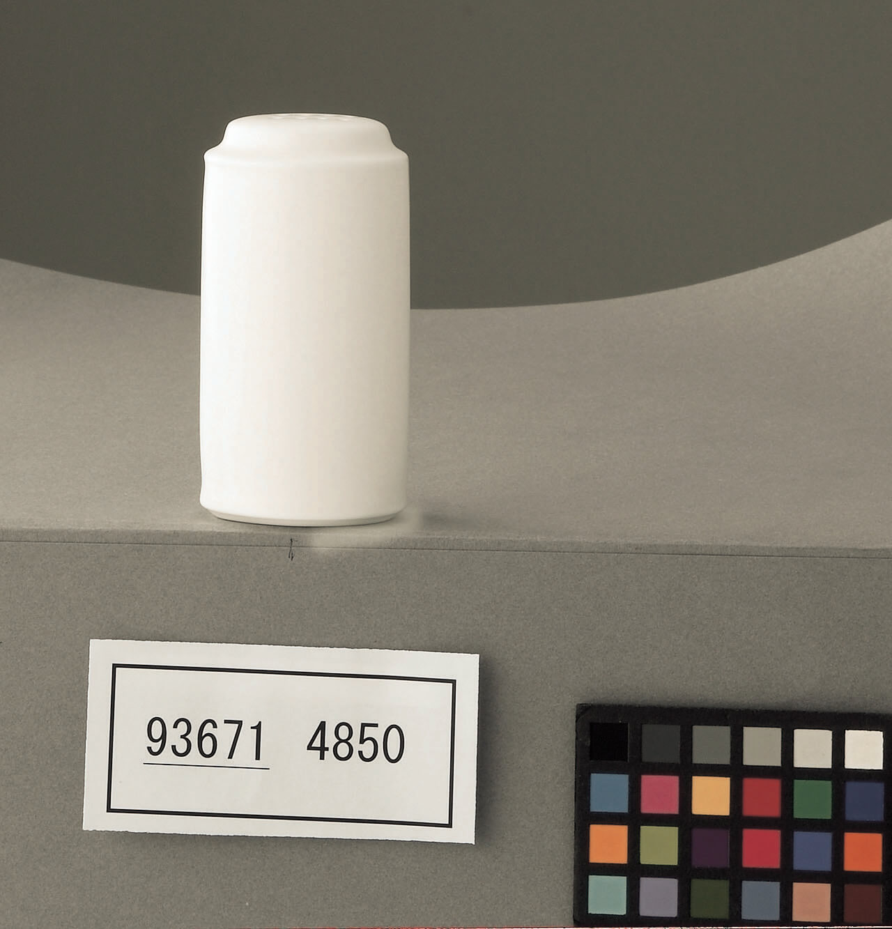 4850_93670_PeppShaker