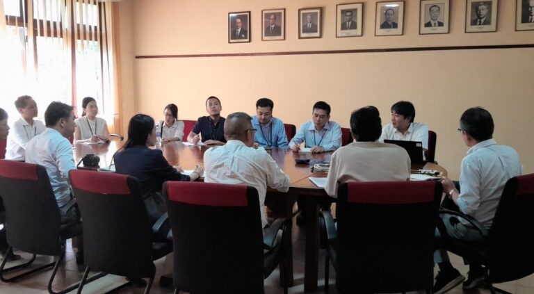 Officials from Japanese International Manpower Development Organization visits NLPL