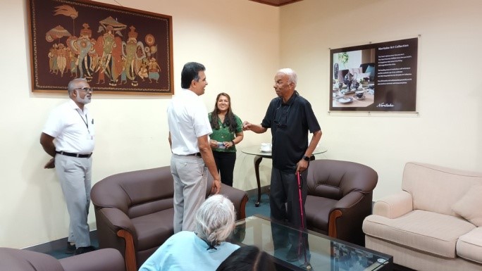 An Engineer from the 1972 Factory Construction Team Visits Noritake